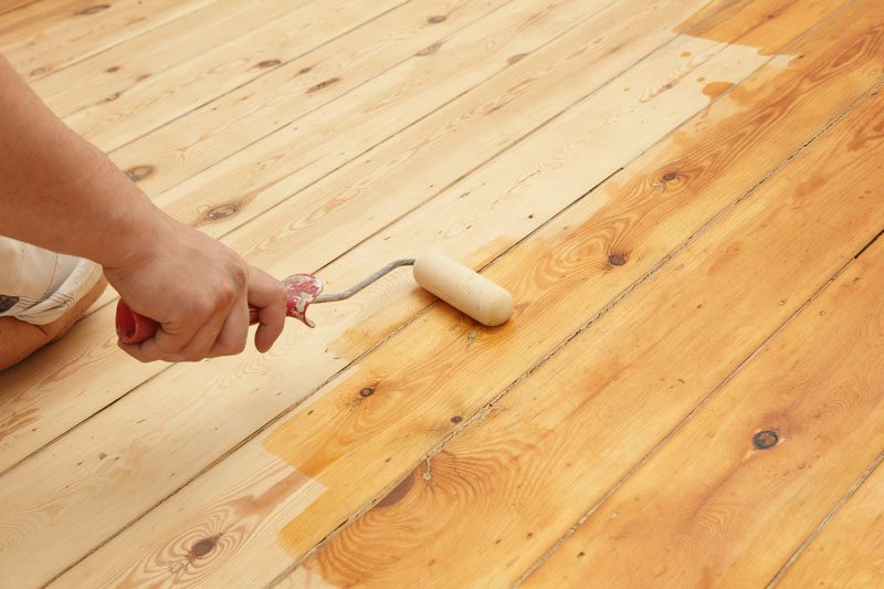 Thermotec AG - How to care for parquet, laminate and floorboards - Holzfussboden mit Versiegelung lackieren